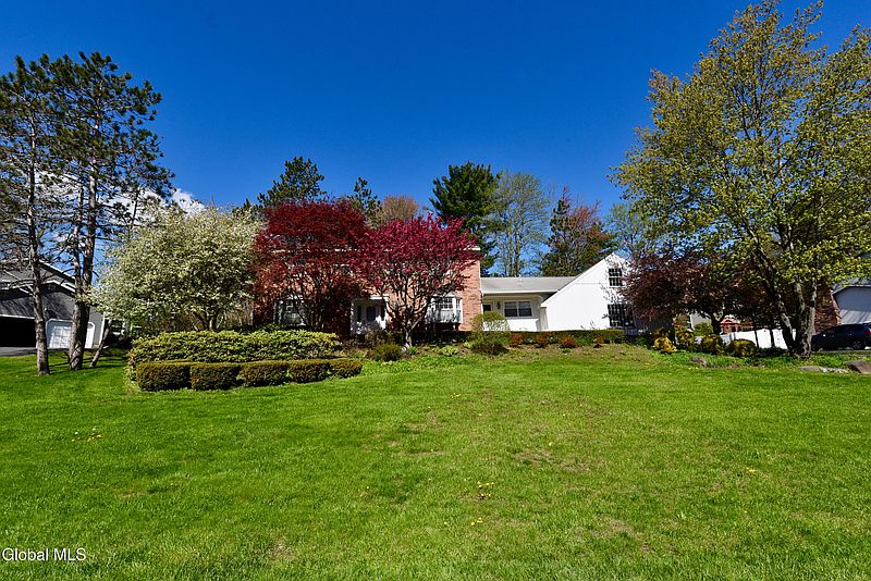 2nd image of 1205 Viewmont Drive
