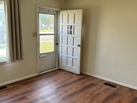 5th image of 1724 Park Ave