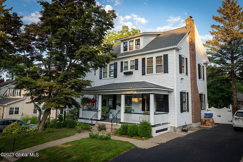 3rd image of 29 Brookline Avenue
