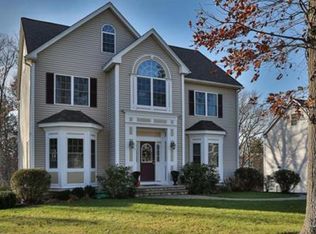 37 Riverfront Dr, Amesbury, MA 01913