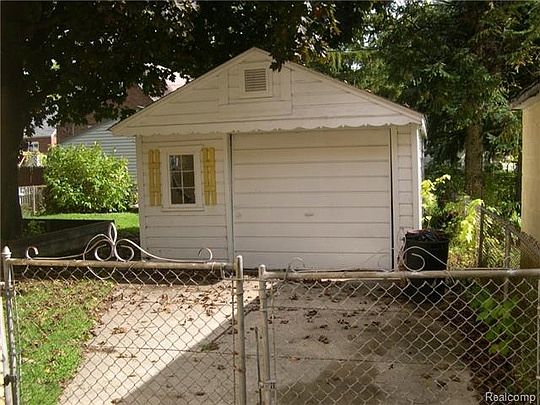 2nd image of 10020 San Jose