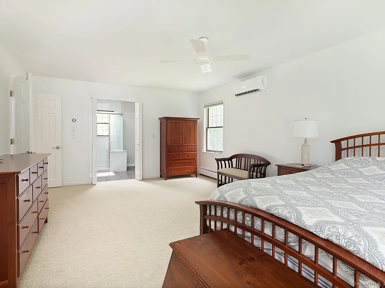 32 Burton Rd — Photo 17
