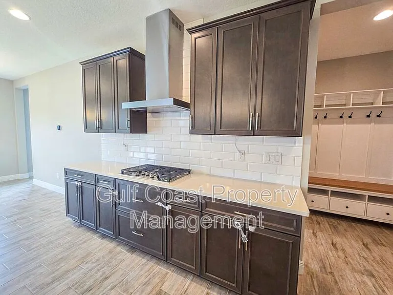 12664 Oak Hill Way — Photo 6