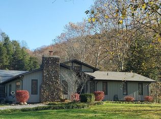 11466 Derricks Ck Rd, Charleston, WV 25320