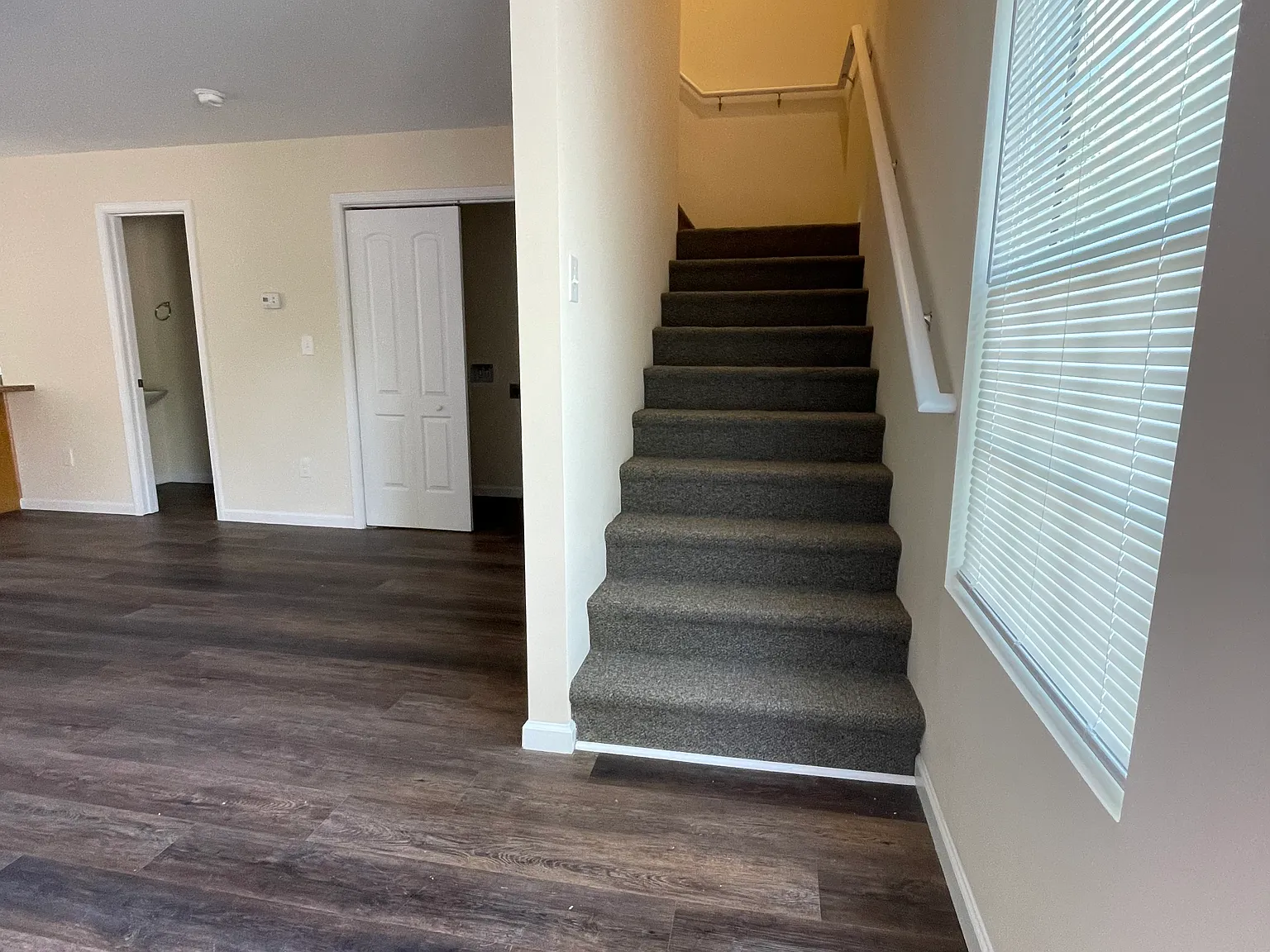 2 bed, 2.5 bath, 1200 sqft, $1,500 — Photo 3
