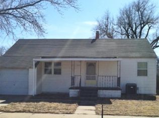 925 E 10th Ave, Hutchinson, KS 67501