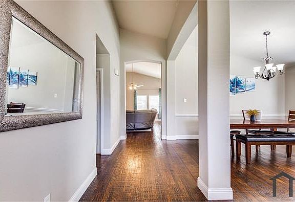 3rd image of 9217 Windsor Dr