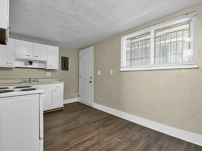 1794 Genessee Ave #1 — Photo 5