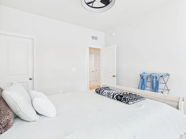 642 Brookwood Glen Ter #B — Photo 29