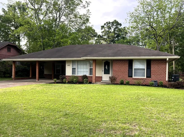 600 E Westbrook St, West Point, MS 39773