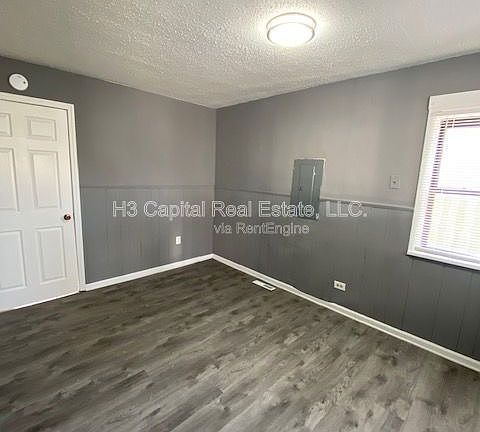 4th image of 8 Briarcliff Dr