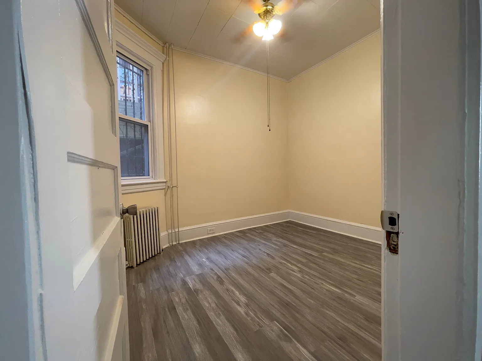 3 bed, 1.5 bath, 1000 sqft, $2,450 — Photo 4
