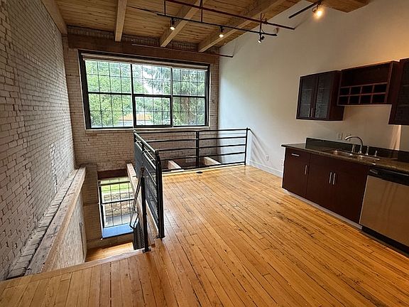 4th image of 533 Columbia Ave APT 178