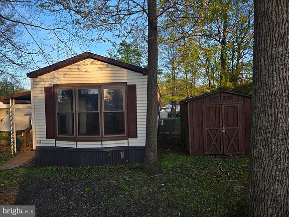 2nd image of 242 Dogwood Dr