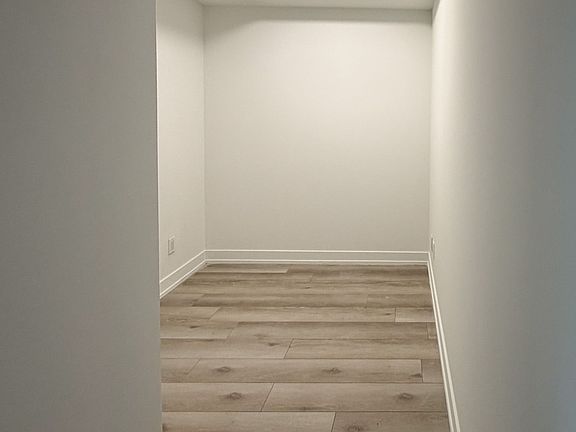 3rd image of 2000 Bathurst St #608
