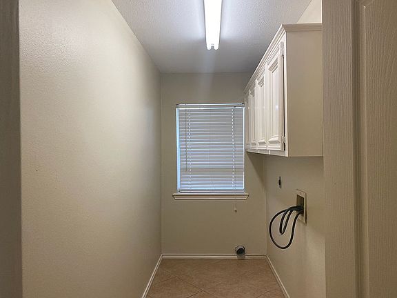 4th image of 3201 Estates Dr
