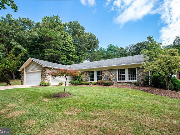 2nd image of 949 Mastline Dr
