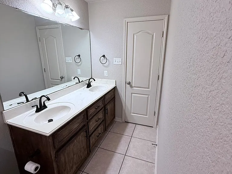 2708 Hydrangea Ave — Photo 16