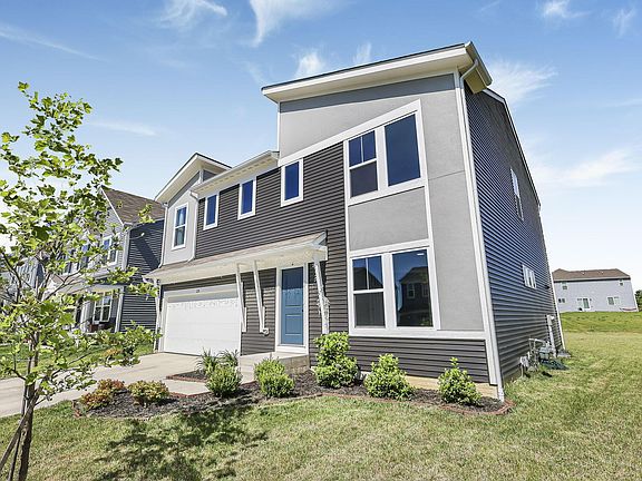3rd image of 224 Leatherleaf Way