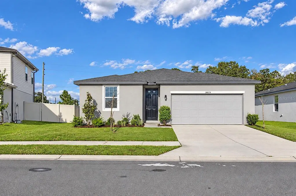 3 bed, 2.0 bath, 1506 sqft, $2,300 — Photo 1