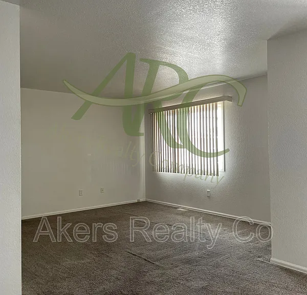 2726 Poplar St #B — Photo 5