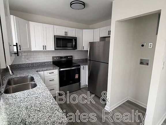 4th image of 1021 Salisbury St #E