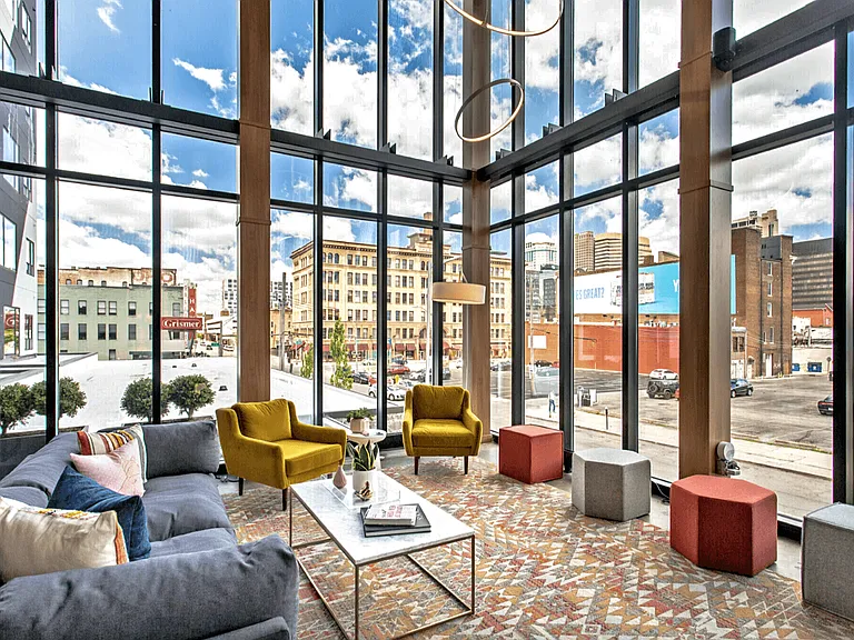 Harlow on Main — Photo 7