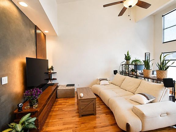 3rd image of 1025 Bonner St #1025