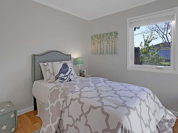2nd image of 398 Vine Ave