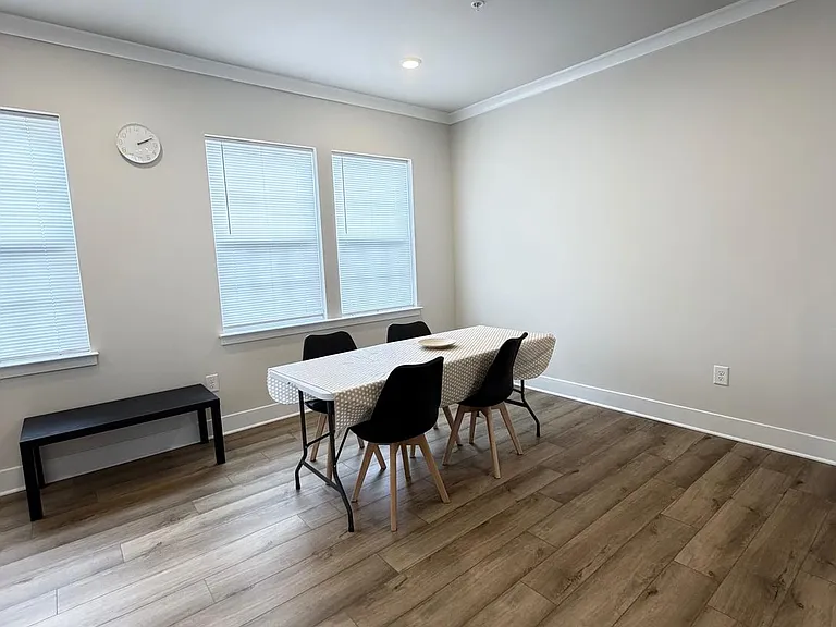 1235 Greylock Ln — Photo 17