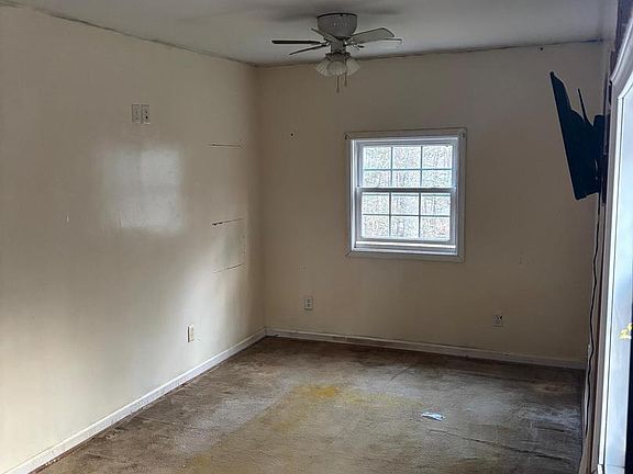 5th image of 225 Foxbrook Ct