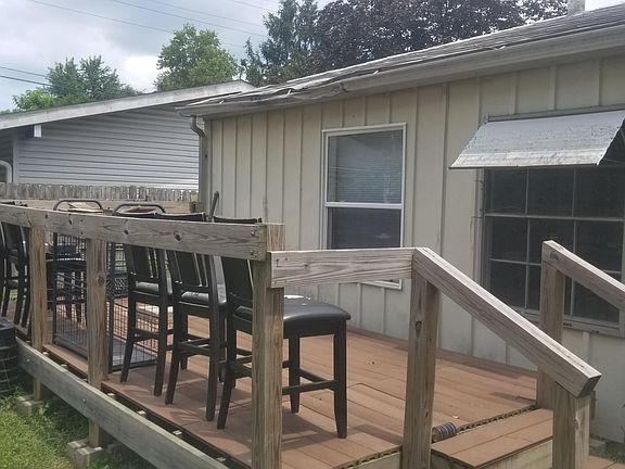 2nd image of 2004 Whitcomb Ave