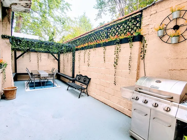 160 6th St, Hoboken, NJ 07030