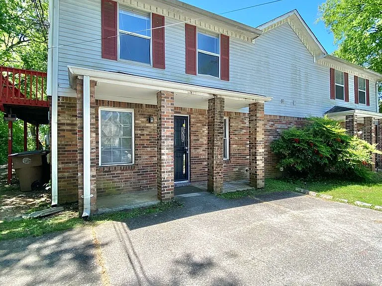 308 Prince Ave — Photo 2