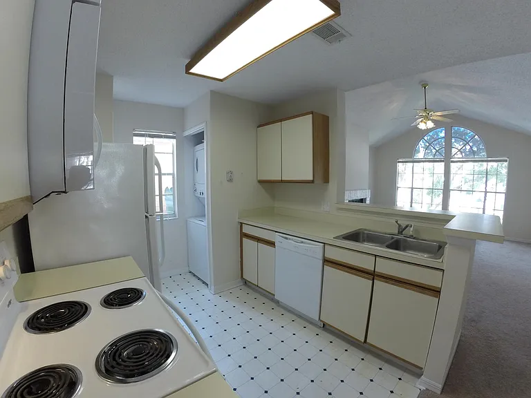 672 Roaring Dr #252 — Photo 5