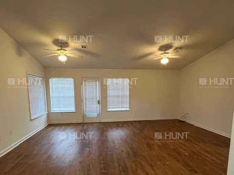 Dyer Cir — Photo 3