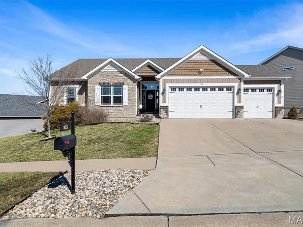 825 Liberty Creek Dr, Wentzville, MO 63385