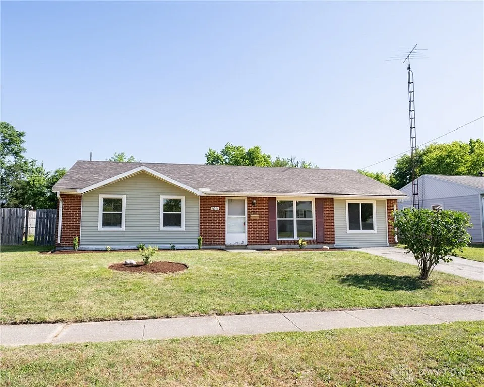 1044 Grissom Ave photo 1