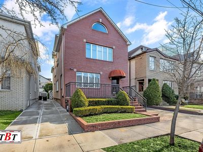 1053 E 27th St #1, Brooklyn, NY, 11210