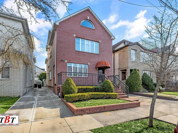 1053 E 27th St #1, Brooklyn, NY 11210