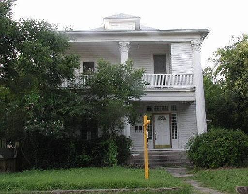 1st image of 627 W RUSSELL ST