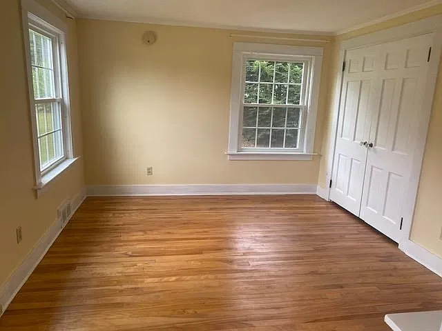 3 bed, 3.0 bath, 2279 sqft, $2,200 — Photo 2
