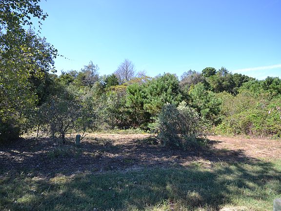 5th image of 212 Pavilion Dr