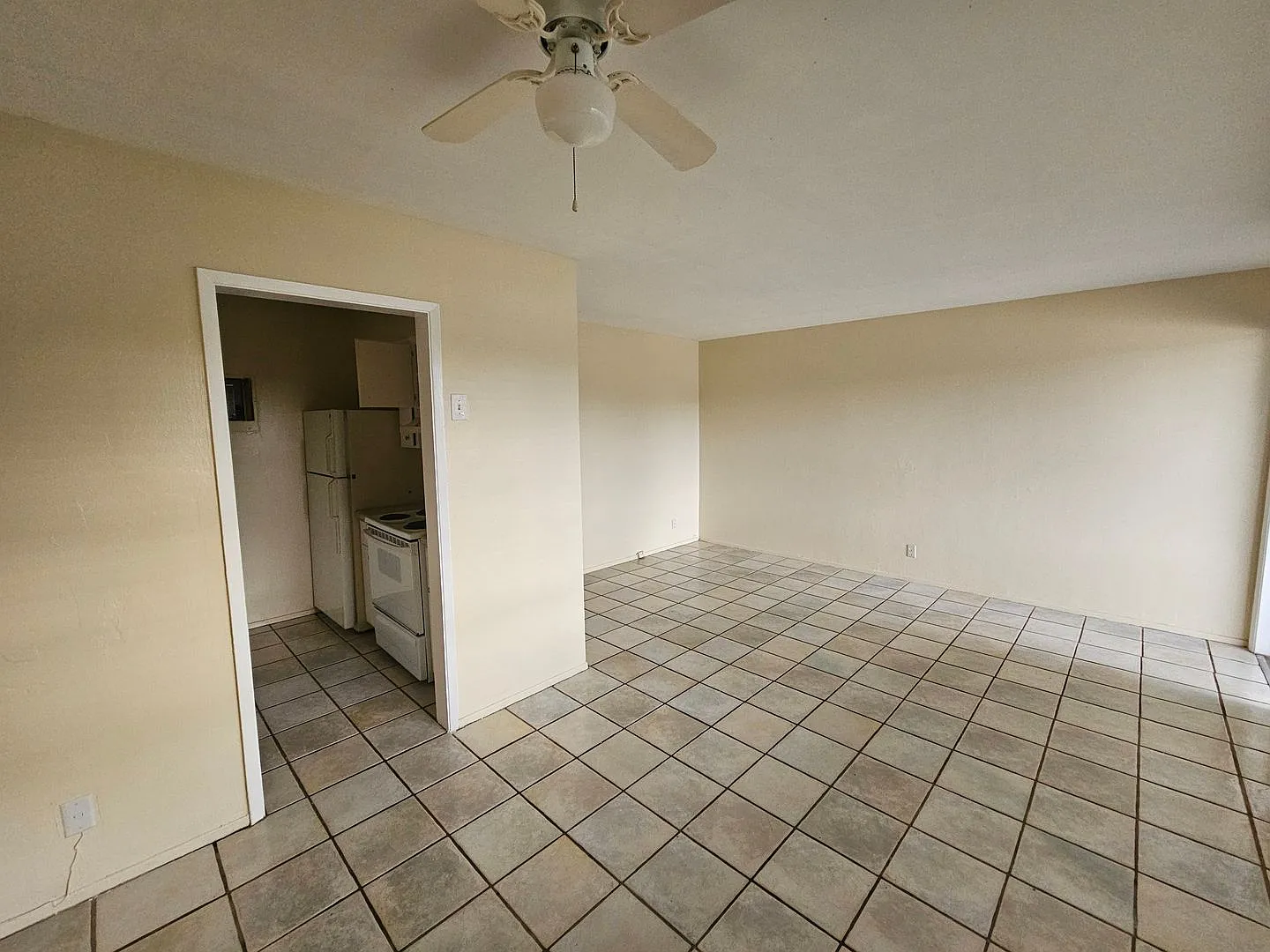 1760 NE 52nd Street — Photo 3