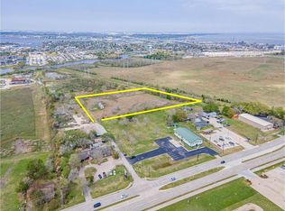 101 Melba Ln, Kemah, TX 77565