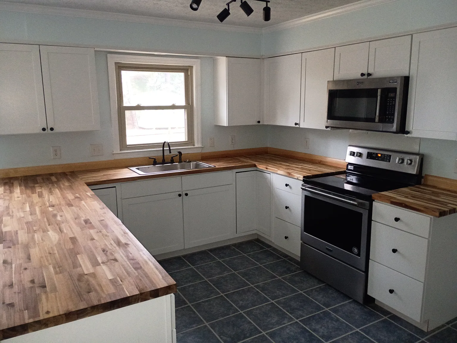 3217 Jura Dr — Photo 3