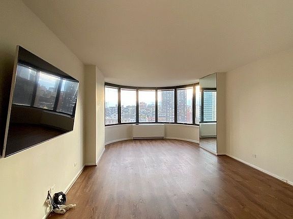 4th image of 330 E 38th St APT 22A
