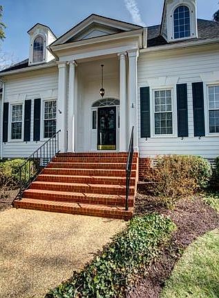 2nd image of 5628 Saint James Ct