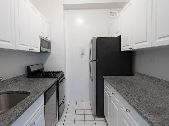 5th image of 412 E 55th St APT 10D