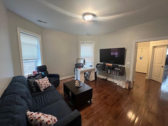 3rd image of 5309 W Henderson St #1